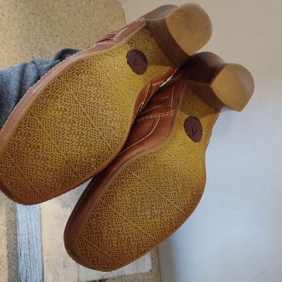 👍 Clark's Mules Size 6.5. A14 - Picture 6 of 6